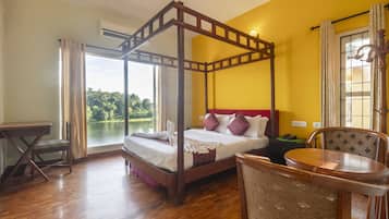 1 bedroom, premium bedding, minibar, desk