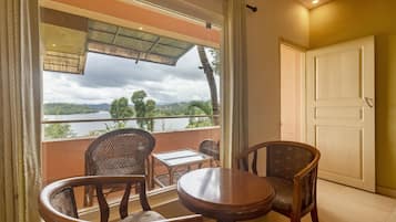 1 bedroom, premium bedding, minibar, desk
