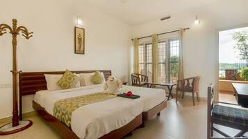 Economy Double Room | 1 bedroom, premium bedding, minibar, desk