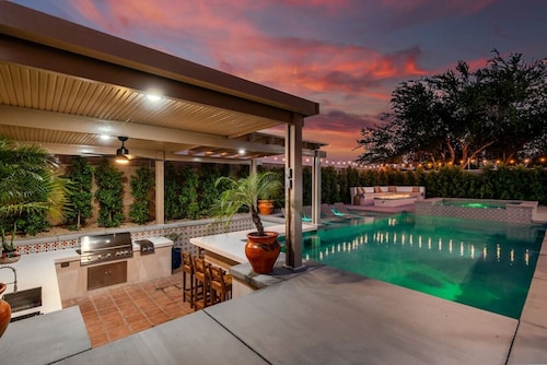 Hacienda San Miguel | Resort Style Pool W/ Sunken Outdoor Kitchen