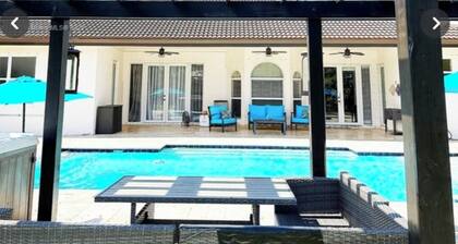 Large property situated for family events, access to Miami and Florida Keys.