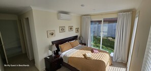 1 bedroom, iron/ironing board, free WiFi, bed sheets - Be My Guest in Beachlands (Beachlands)