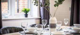 MKRetreat 6 bed house,sleep 7 guests,6 car parking