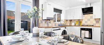 MKRetreat 6 bed house,sleep 7 guests,6 car parking