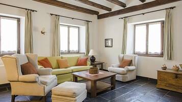 Apartment (4 pax) | Living area
