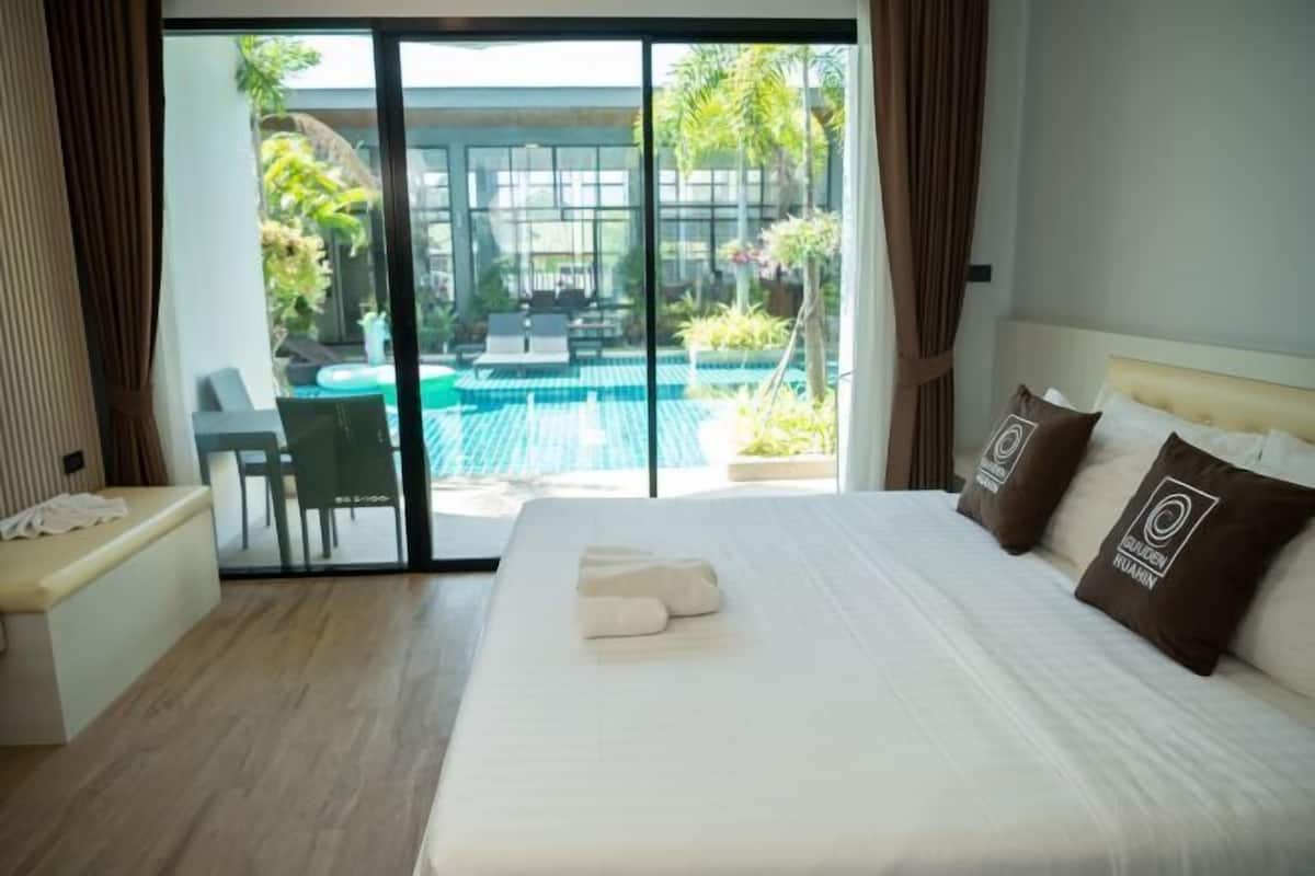 In-room safe, desk, free WiFi, bed sheets