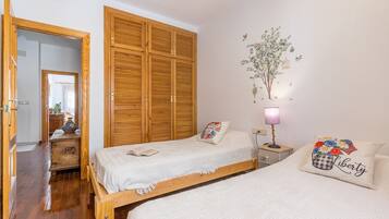 3 間睡房、熨斗/熨衫板、免費 Wi-Fi、床單