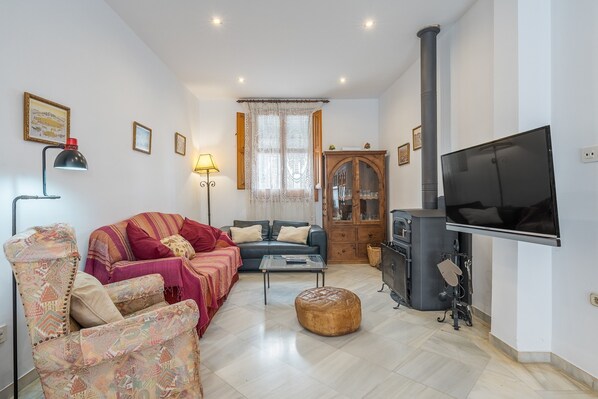 Télévision, cheminée