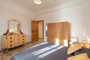 2 chambres, fer et planche Ă repasser, Wi-Fi gratuit, draps fournis