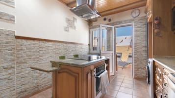 KylskÄp, mikrovÄgsugn, ugn och spishÀll