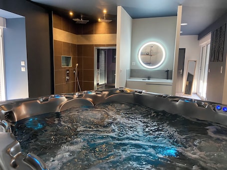 Spa. Gite Détente 5 Étoiles Loft Industriel Hammam, Sauna et spa