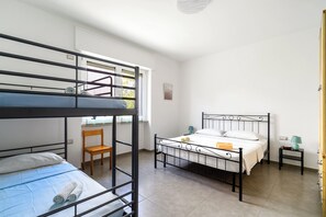2 Schlafzimmer, Bügeleisen/Bügelbrett, kostenloses WLAN, Bettwäsche