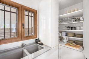 Interior - Holiday Home 'La Bombonera' with Private Terrace, Wi-Fi and Air Conditioning (Catadau)