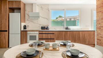 Fridge, microwave, oven, stovetop
