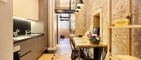 Fridge, microwave, oven, stovetop