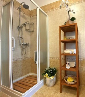 Shampoo - White Heron Residence (Ronchi dei Legionari)