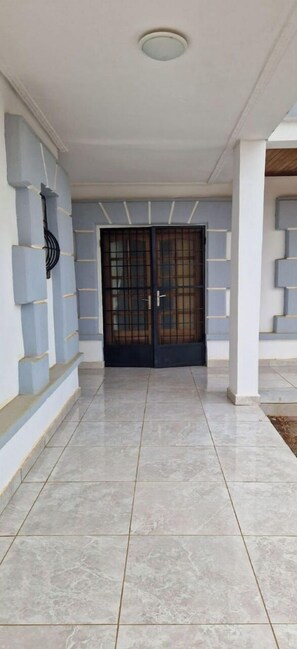 Exterior detail - Appartement Neuf Chic Cosy Spacieux et Moderne (Yaoundé)