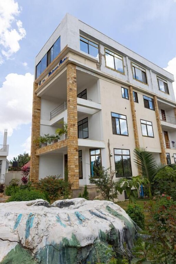 Front of property - Nanofilter HOUSE (Arusha)