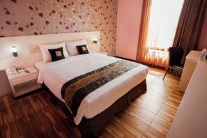 Deluxe Double Room | Iron/ironing board, free WiFi - Grand Sovia Hotel (Bandung)
