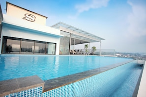 Pool - Grand Sovia Hotel (Bandung)