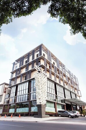 Iron/ironing board, free WiFi - Grand Sovia Hotel (Bandung)