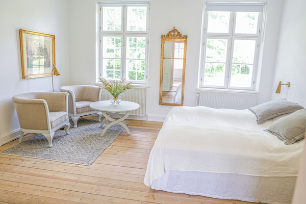 Deluxe Double Room | Individually decorated, individually furnished, blackout curtains