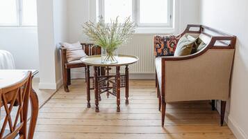 Kamar Double Deluks | Didekorasi berbeda-beda dan dilengkapi dengan perabotan berbeda-beda