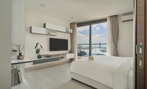 1-Bedroom Apartment River View | 1 camera, copriletto in piuma, materassi a doppio strato