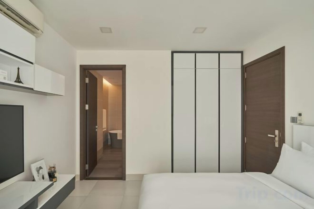 In-room safe, desk, blackout curtains, soundproofing