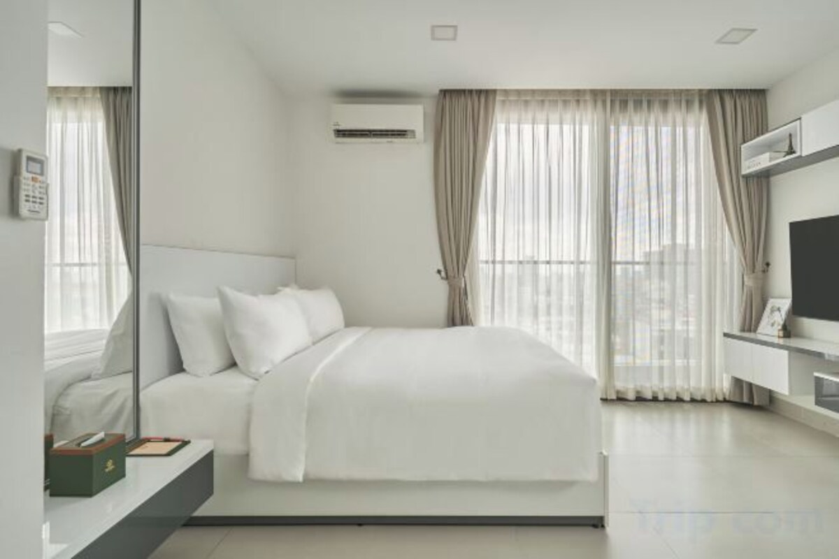 Apartment 1 Bedroom, City View