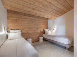 4 bedrooms, free WiFi, bed sheets