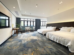 Habitación familiar con 1 cama doble o 2 individuales | Escritorio, espacio para trabajar con un portátil, wifi gratis