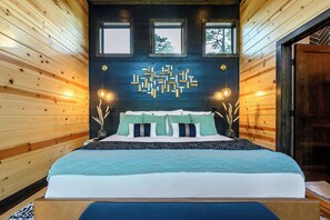 3 bedrooms, travel crib, free WiFi, bed sheets