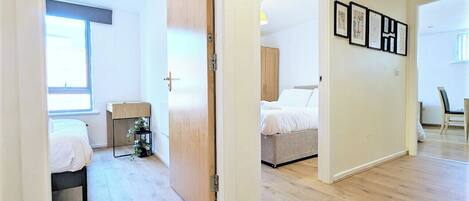 2 chambres, bureau, fer et planche à repasser, Wi-Fi gratuit