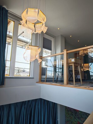 Premium bedding, Select Comfort beds, desk, laptop workspace - Pinnacle Suites (Cowes)