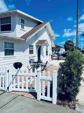 Exterior - Only 4 bedroom with a view of Main Street located in the Downtown Core District (Dunedin)
