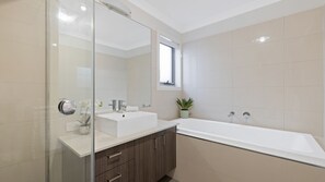 Badewanne, Haartrockner