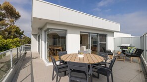 Outdoor dining - Hazelwood in Central Cowes (Cowes)
