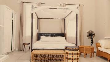 3 bedrooms, bed sheets