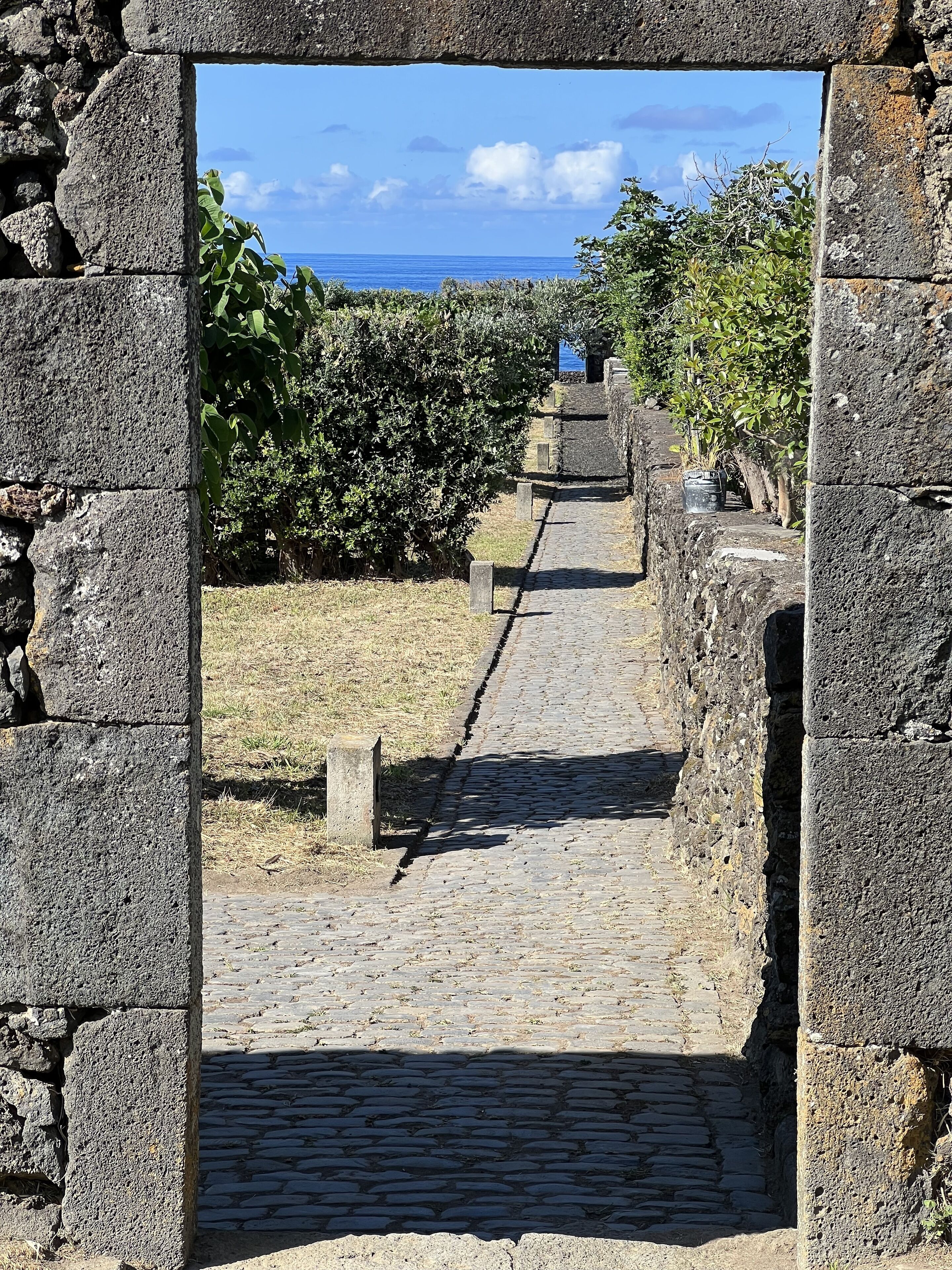 Foto - ENTRE MUROS - Turismo Rural - Casa com jardim e acesso direto ao mar