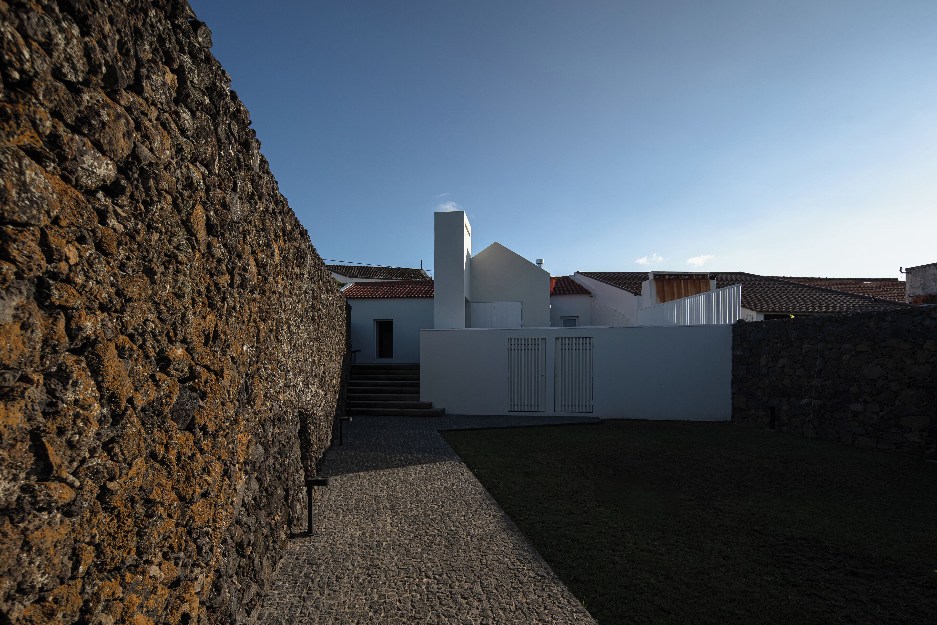 Foto - ENTRE MUROS - Turismo Rural - Casa com jardim e acesso direto ao mar