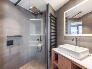 Hair dryer, towels - New ski-in/ski-out duplex in Courchevel with parking (Courchevel 1850)