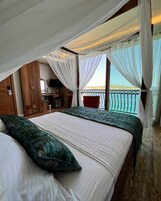 Executive Room, 1 Queen Bed, Sea View | Egyptian cotton sheets, premium bedding, memory foam beds