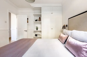 3 bedrooms, iron/ironing board, travel crib, free WiFi