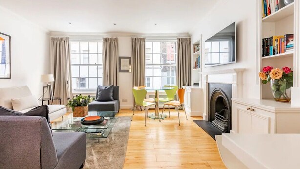 Smart TV, books - KNIGHTSBRIDGE TRANQUIL 3 BED 2 BATH (London)