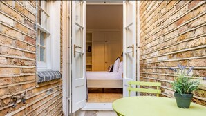 Dining - KNIGHTSBRIDGE TRANQUIL 3 BED 2 BATH (London)