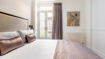 3 bedrooms, iron/ironing board, travel cot, free WiFi
