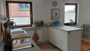 Réfrigérateur, four, plaque de cuisson, lave-vaisselle