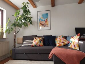 Smart-TV, Bücher, Stereoanlage, Computerbildschirme