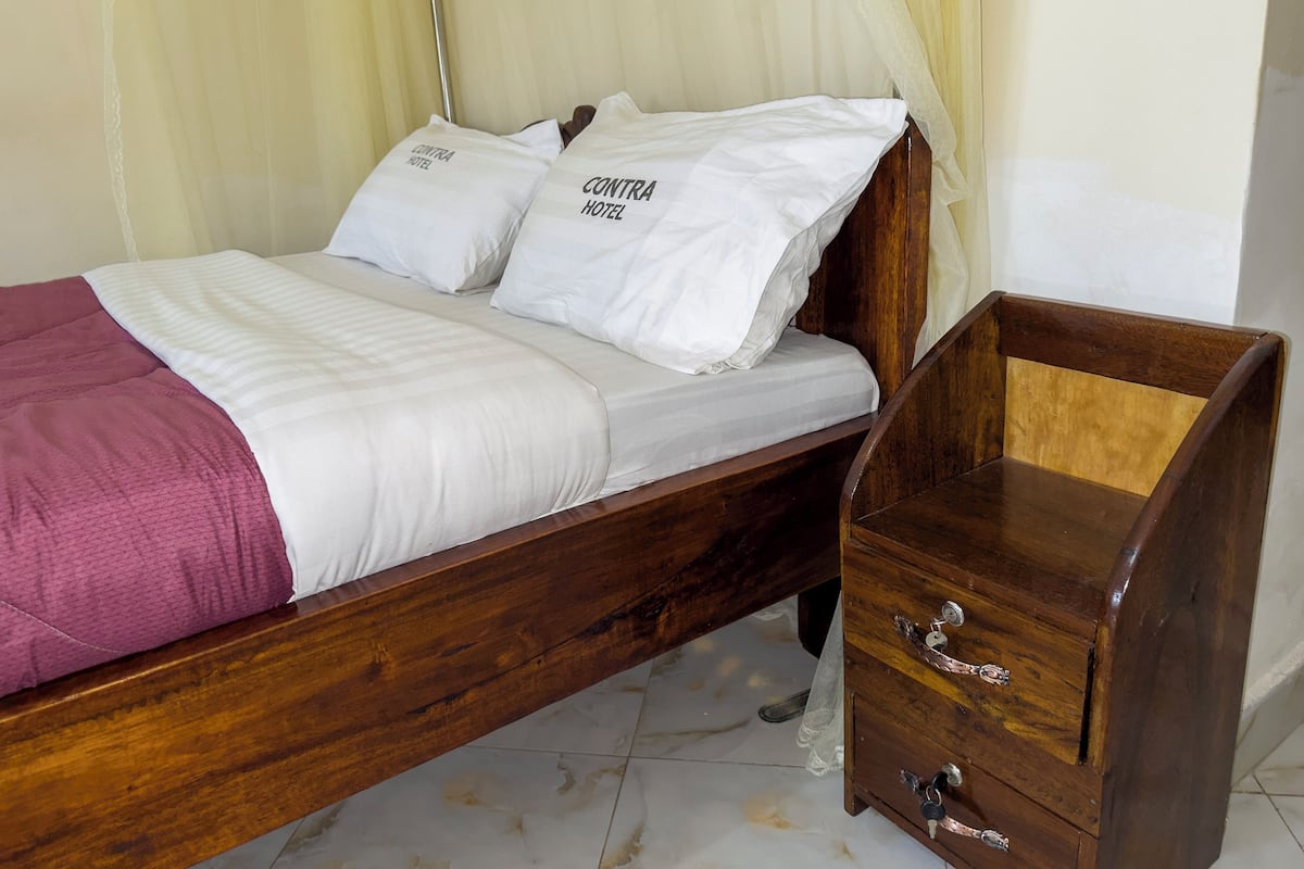 Standard Twin Room | Desk, free WiFi, bed sheets